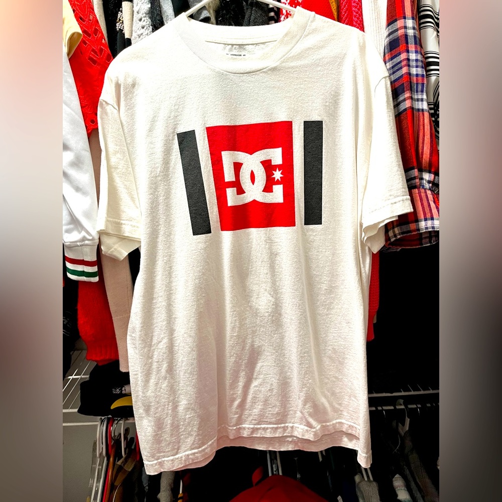 DC Shoe Co tee. Size L. Good condition.